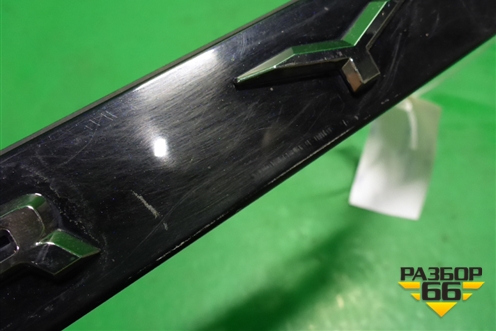 Накладка крышки багажника (7681133520) для Toyota Camry V70 с 2017г (Камри)