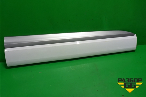 Накладка двери передней правой (4M0853960B) для Audi Q7 c 2015г (Ку 7)