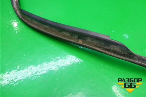 Уплотнитель на кузов левый для Renault Logan с 2004-2015г (Логан)