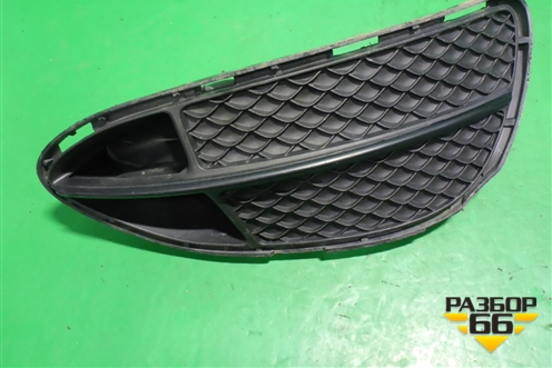 Решетка в передний бампер правая (A2128852022) для Mercedes Benz E-Klass W212 с 2009-2016г (Е)