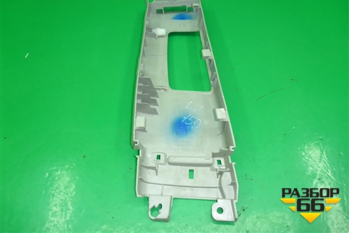 Обшивка стойки центральная верхняя правая (6241060150) для Toyota Land Cruiser Prado(150) с 2009г (Ленд Крузер Прадо)