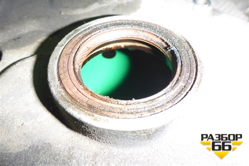 Крышка двигателя передняя (1.4л CAV) (03C109211BF) для Volkswagen Scirocco с 2008г (Сирокко)