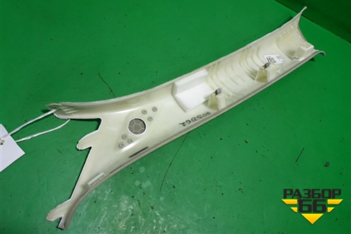 Обшивка стойки лобового стекла правая (32244571) для Volvo XC40 с 2017г (ХС40)