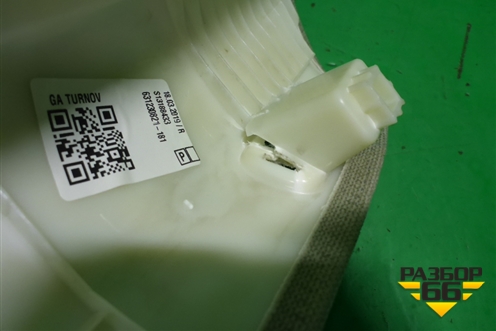 Обшивка стойки лобового стекла правая (32244571) для Volvo XC40 с 2017г (ХС40)