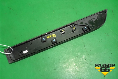 Накладка двери задней правой (X-Line) (87724H0500) для Kia Rio с 2017г (Рио 4)