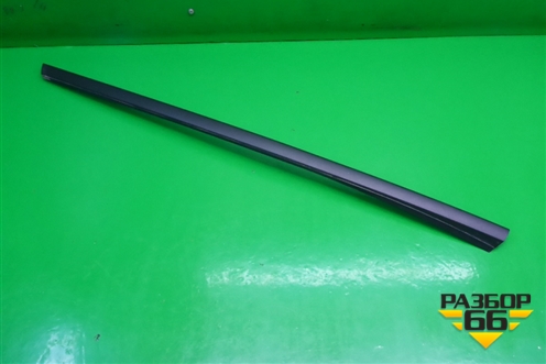 Молдинг лобового стекла левый (30753552) для Volvo XC70 с 2007г (ХС70)