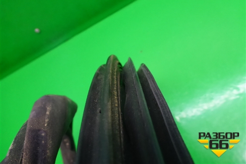 Уплотнитель двери (задней левой) для Volvo XC70 с 2007г (ХС70)