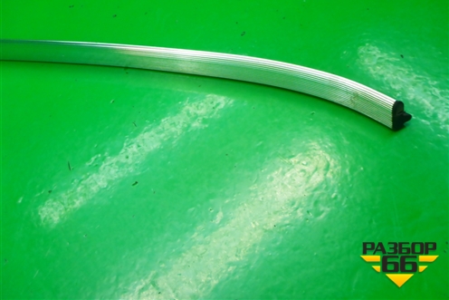 Молдинг крыши левый (над дверями) для Volkswagen Touareg c 2002-2010г (Туарег)