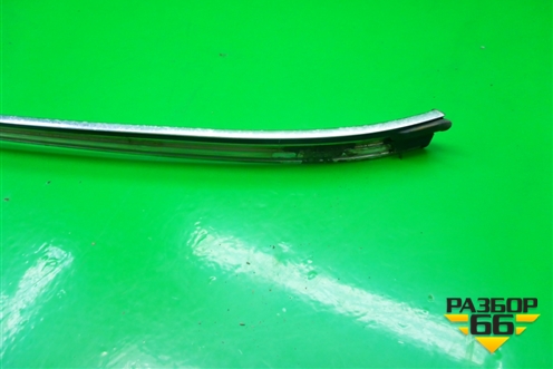 Молдинг крыши левый (над дверями) для Volkswagen Touareg c 2002-2010г (Туарег)