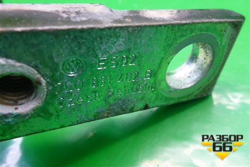 Петля двери передней правой верхняя (7L0831402B) для Porsche Cayenne с 2003-2010г (Каен)