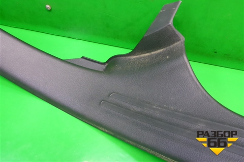 Накладка порога внутренняя заднего правого (4F0867768A) для Audi A6 (C6) с 2004-2011г (А6)