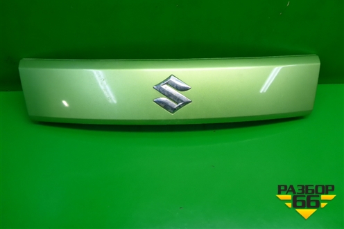 Накладка двери багажника (8394151K10) для Suzuki Splash с 2008г (Сплеш)