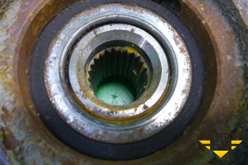 Кулак поворотный передний правый (1.2л K12B МКПП) для Suzuki Splash с 2008г (Сплеш)