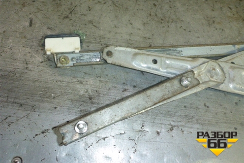 Стеклоподъёмник электрический задний левый для Infiniti Infiniti M35/45 (Y50) с 2004-2009г (М35/45)