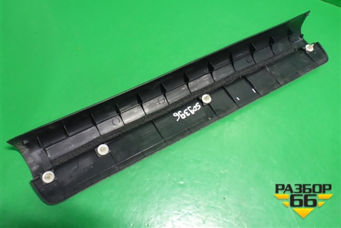 Накладка порога внутренняя переднего правого (MR417192) для Mitsubishi Lancer-9  с 2003-2008г (Лансер)