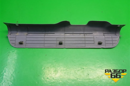 Накладка порога внутренняя переднего правого (8587225000) для Hyundai Aсcent с 2000г (Акцент)