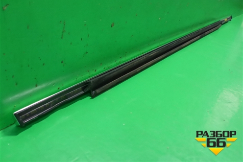 Накладка стекла переднего левого (A2057203931) для Mercedes Benz C-Klass W205 с 2014г (Ц)