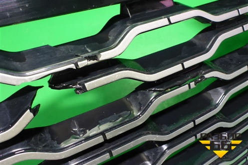 Решетка радиатора (после 2017г VOGUE) (JK528200AC) для Land Rover Range Rover 4 с 2013-2022г (Вог)