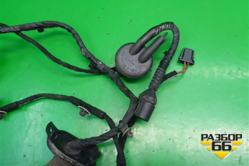 Проводка двери передней правой (8U0971030H) для Audi Q3 с 2011-2018г (Ку 3)