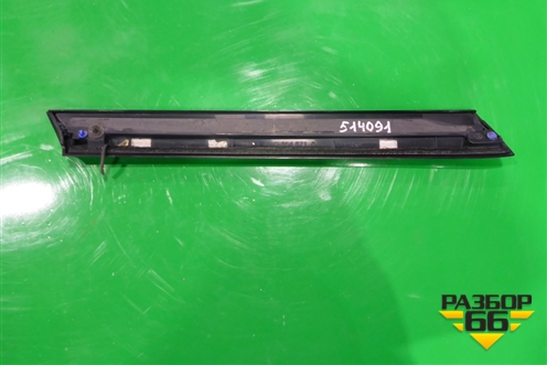 Спойлер на дверь багажника (левый на стекло) (4M0854871A) для Audi Q7 c 2015г (Ку 7)