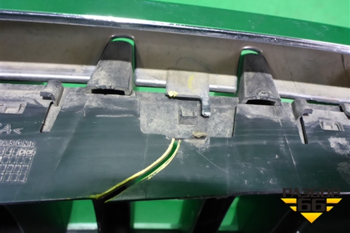 Решетка радиатора левая (7316075) для BMW X5 F15 с 2013г (Х5 Ф15)