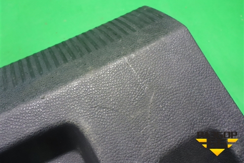 Обшивка багажника на заднюю панель (1K5863485) для Volkswagen Jetta с 2005-2011г (Джетта)