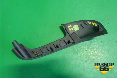 Ручка внутренняя на обшивку (двери задней правой) (1K4868056B) для Volkswagen Jetta с 2005-2011г (Джетта)