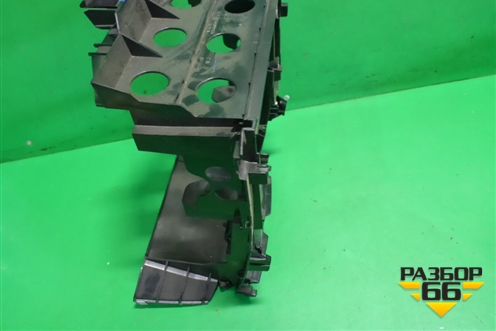 Кронштейн магнитолы (A1646800016) для Mercedes Benz ML-Klass W164 c 2005-2011г (МЛ)