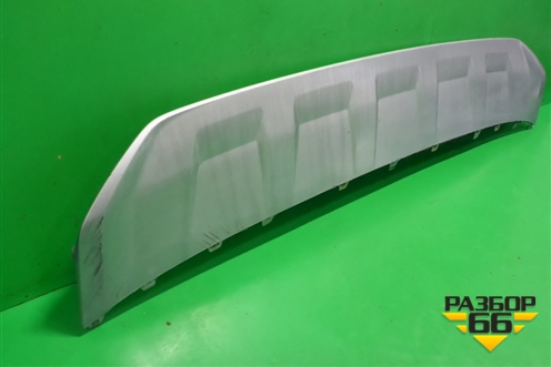 Накладка переднего бампера (4M0807733D) для Audi Q7 c 2015г (Ку 7)