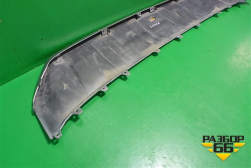 Накладка переднего бампера (4M0807733D) для Audi Q7 c 2015г (Ку 7)