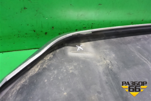 Накладка переднего бампера (4M0807733D) для Audi Q7 c 2015г (Ку 7)