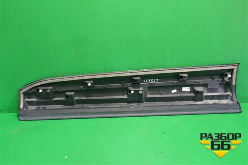 Накладка двери передней правой (4M0853960B) для Audi Q7 c 2015г (Ку 7)