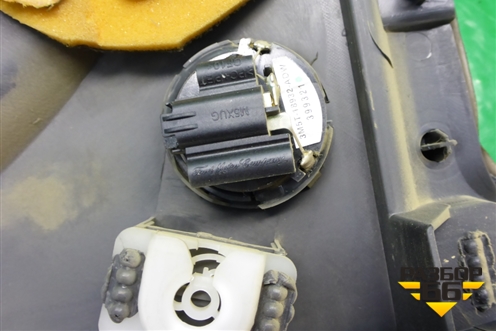 Обшивка двери задней правой под электрику (после 2007г) (7M51R27406F) для Ford C-MAX с 2003-2010г (ЦМакс 1)