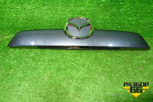 Накладка двери багажника (KD5350810A) для Mazda CX 5 с 2012-2016г (СХ5)