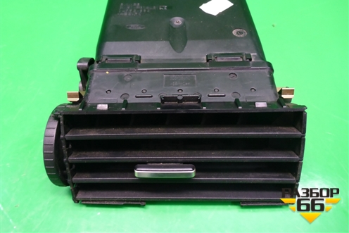 Дефлектор воздушный центральный (левый) (3M51R014L21AE) для Ford C-MAX с 2003-2010г (ЦМакс 1)