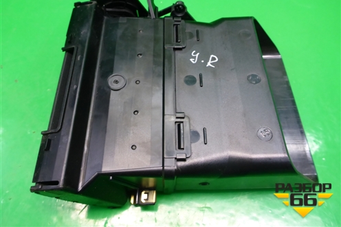 Дефлектор воздушный центральный (правый) (3M51R014L21BE) для Ford C-MAX с 2003-2010г (ЦМакс 1)