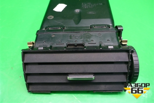 Дефлектор воздушный центральный (правый) (3M51R014L21BE) для Ford C-MAX с 2003-2010г (ЦМакс 1)