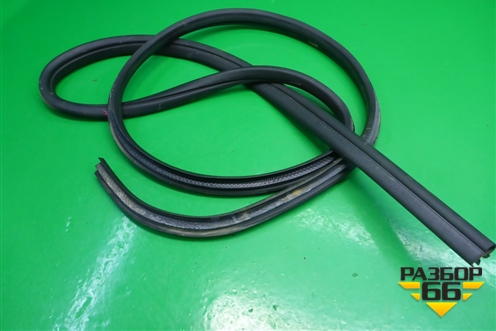 Уплотнитель двери (задней правой) для Ford C-MAX с 2003-2010г (ЦМакс 1)