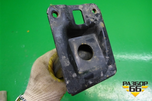 Кронштейн подрамника левый для Peugeot 207 с 2006-2015г