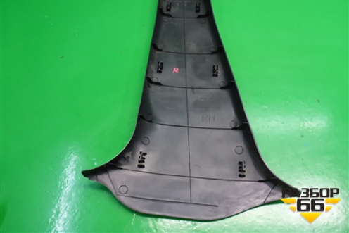 Обшивка стойки центральная нижняя правая (8584538000) для Hyundai Sonata-5 с 2001г (Соната)