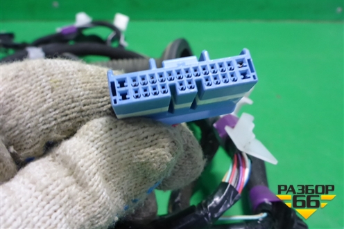 Проводка двери передней правой (8215133E71) для Lexus ES-250 с 2012г (ЕС)