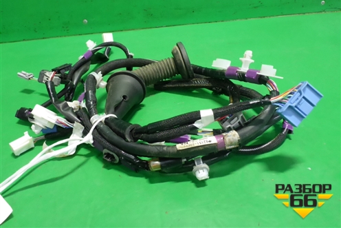 Проводка двери передней правой (8215133E71) для Lexus ES-250 с 2012г (ЕС)