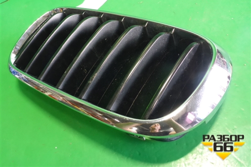 Решетка радиатора левая (7316075) для BMW X5 F15 с 2013г (Х5 Ф15)