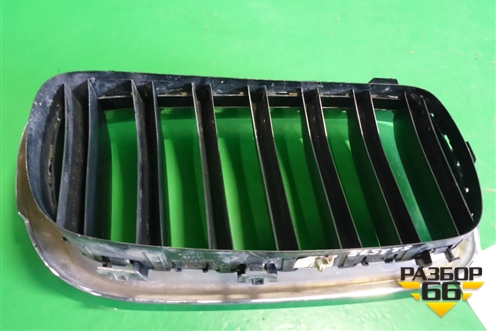 Решетка радиатора левая (7316075) для BMW X5 F15 с 2013г (Х5 Ф15)