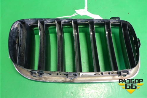 Решетка радиатора левая (7316075) для BMW X5 F15 с 2013г (Х5 Ф15)