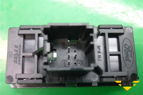 Кнопка обогрева заднего стекла (6S6T18C621BC) для Ford Fusion с 2002г (Фьюжн)