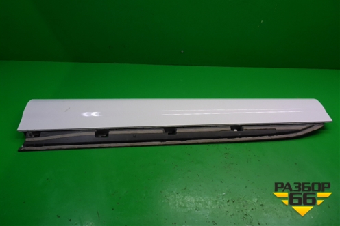 Накладка двери передней левой (4M0853959F) для Audi Q7 c 2015г (Ку 7)