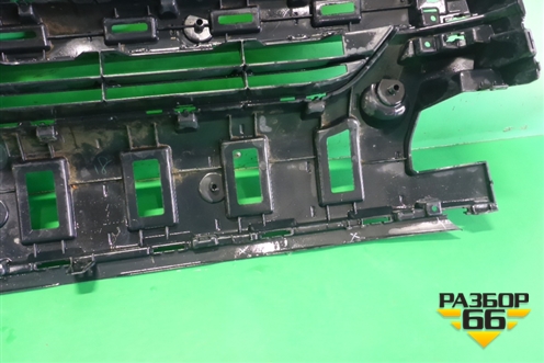 Решетка радиатора (после 2010г) (5311226100) для Toyota Hi Ace с 2005г (Хайс)