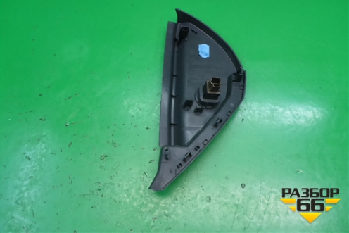 Накладка на торпедо (боковая правая) (8200179045) для Renault Megane 2 с 2002-2009г (Меган)