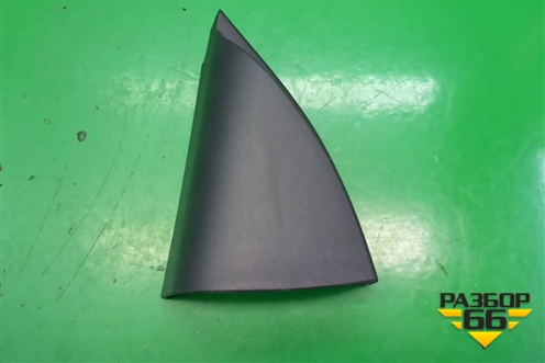 Накладка двери передней левой уголок (8200079928) для Renault Megane 2 с 2002-2009г (Меган)